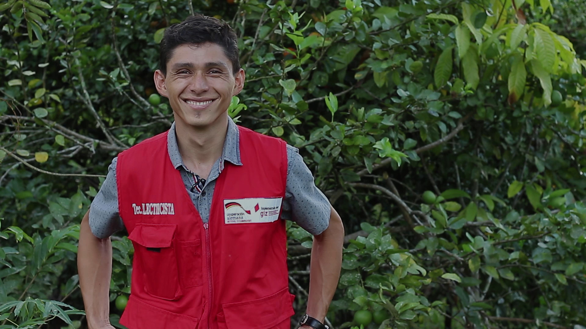 Electricista formado por el Proyecto EnDev Perú